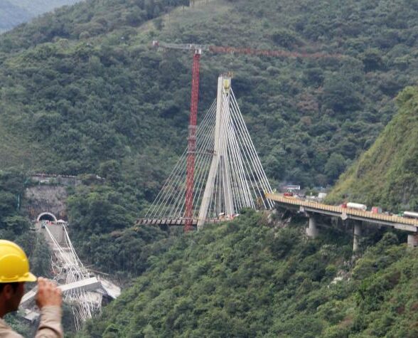 El gobernador pide construir con urgencia el puente Chirajara